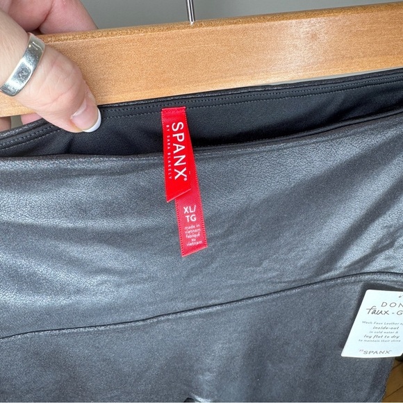 NWT SPANX Black Faux Leather Leggings Size XL - Picture 8 of 8